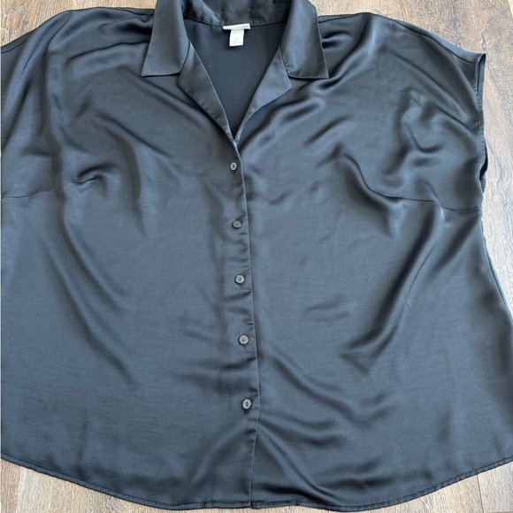 Ava and Viv top. Women’s size 1X. Black, button up. Excellent used condition! - Picture 2 of 6